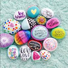Best Easy Painted Rocks Ideas For Beginners Rock Painting Inspirational Stone Art Diycorners Com Painted Rocks Diy Rock Crafts Rock Painting Ideas Easy