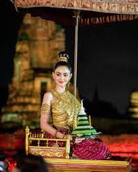 สวยเหม อนภาพวาด ใหม ดาว กา แปลงโฉมเป นนางนพมาศส ดอล งการ โพสต ท เดย ข าวบ นเท ง ผ หญ ง ผ าไหม แฟช นผ หญ ง