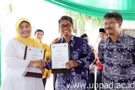 Diposting oleh neneng hasanah di 23.06 tidak ada komentar: Jajaki Berbagai Kerja Sama Unpad Tandatangani Nota Kesepahaman Dengan Pemkab Bekasi Universitas Padjadjaran