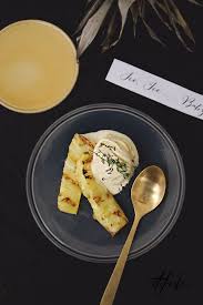 Grill Ananas Mit Thymianeis Und Feinste Keramik S T I L R E I C H Blog Ananas Sommer Dessert Krauterkuche