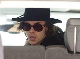 Pin By Tereza Mladova On S T Y L E S Harry Styles Harry Styles 2019 Style