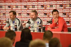 Tarczyński starł się z dziennikarzem tvn24 awantura podczas konferencji prasowej posłów zjednoczonej prawicy. Konferencja Prasowa I Oficjalny Trening Reprezentacji Polski Stadion Wroclaw