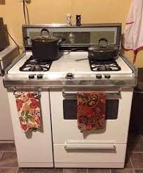 Roper hasn't delved into the world of kitchen appliances, so this factory is strictly whirlpool. 70s Roper Range Kitchen Kitchen Appliances Stove Top