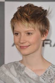 Frisuren trends im winter 2019 2020 lieben wir bowl cut. 30 Beste Frisuren Fur Ein Rundes Gesicht In 2020 Schlafzimmer De