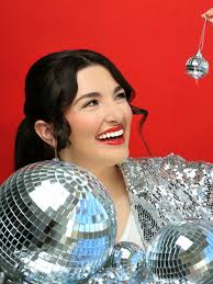 Final images from our shoot. Sending lots of love to these women in the new  year that made this possible. #photoshoot #art #portrait #photography 📸  Photographer: @adrianaephoto 💇🏽‍♀️ Hair: @katoyanicole 💄 Makeup:  @doriseliasmakeupartist