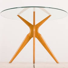 In addition to precious and exotic woods, these modern dining tables implement materials as diverse as shagreen, goat skin combined with metal, marble, glass and onyx. Italian Round Glass Dining Table In The Style Of Ico Parisi For Ariberto Colombo 1950s For Sale At Pamono