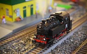 Percy, la locomotive verte n°6, est le meilleur ami de thomas. Le Premier Train Electrique Avec Thomas Et Ses Amis