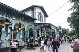 Perjalanan dengan kereta api cukup nyaman dan tenang. Stasiun Binjai Wikipedia Bahasa Indonesia Ensiklopedia Bebas