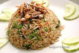 Semboyan yang pas untuk sajian nasi goreng kampung ini adalah penampilan boleh sederhana tetapi rasa harus luar biasa. Table For 2 Or More Nasi Goreng Kampung Malay Countryside Fried Rice