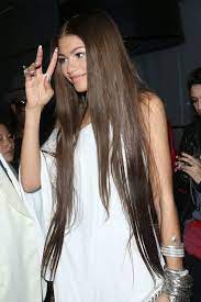 Zendaya S Hairstyles Hair Colors Steal Her Style Page 9 Long Hair Styles Zendaya Hair Beautiful Long Hair