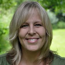 Cold Blooded (Jessica McClain, 3): Carlson, Amanda: 9780316205221:  Amazon.com: Books