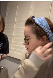 Boss Mail: Taryn Manning's Fan Mail Experience