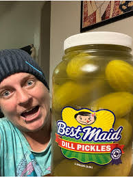 Brandi Kush's Instagram, Twitter & Facebook