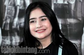 5 pengakuan prilly latuconsina, ketika kesuksesan karier tak sejalan dengan jodoh. Sebelum Jadi Aktris Prilly Latuconsina Ingin Berkarier Sebagai Dokter Anak Tabloidbintang Com