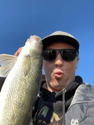 Omaha Metro Walleye Fishing Experiences