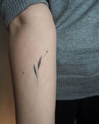 Petra S Healed Black And White One Handpoke Flowertattoo Botanicaltattoo Whiteink Blackandwhite Blackand Classy Tattoos Black White Tattoos White Tattoo
