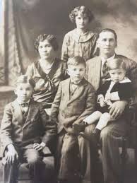 All in their 90s, four siblings with a tie to Cedar Rapids planning reunion 