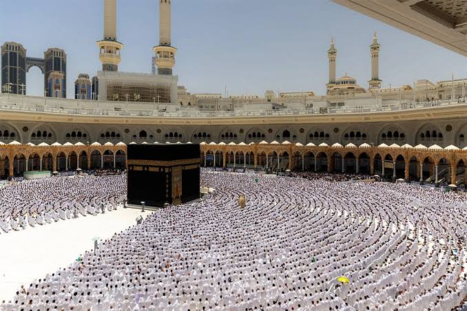 How to Start a Lucrative Home-Based Umrah Agency with Just a Laptop and Internet