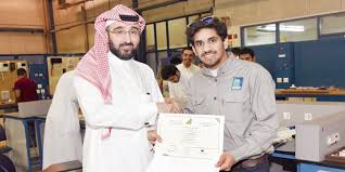 الشروط المطلوبة للقبول في كلية التقنية. 330 Ù…Ø³ØªÙÙŠØ¯Ø§ ÙŠØ®ØªØªÙ…ÙˆÙ† Ø¨Ø±Ù†Ø§Ù…Ø¬ Ø§Ù„Ø£Ø³Ø¨ÙˆØ¹ Ø§Ù„Ù…Ù‡Ù†ÙŠ Ø¨Ø§Ù„ÙƒÙ„ÙŠØ© Ø§Ù„ØªÙ‚Ù†ÙŠØ© ÙÙŠ Ø§Ù„Ø¯Ù…Ø§Ù…