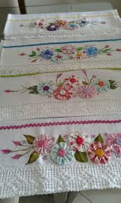 Caminho De Mesa De Tecido Com Barrado De Croche Toalha De Fuxico Padroes De Bordado Artesanato Padroes De Quilt