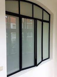 getoogd stalen raam met melkglas melkglas badkamer stijl luxe slaapkamer