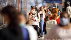 Nach und nach verlangen alle bundesländer das tragen von gesichtsmasken. Corona Keine Maske 150 Euro Strafe Deutschland Dw 08 10 2020