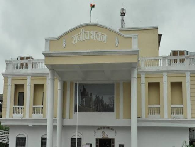 Congress workers of Ratanpur sieged Rajiv Bhawan of Raipur, Said - Whoever made the block president never did Congress work