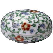 Japanese Arita Hirado Porcelain Kogo By Master Potter Taizan Hirado Japanese Pottery Japanese Ceramics Antique Pottery