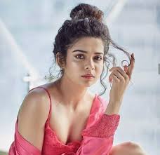 Gandhaar & mithila palkar 2020. Mithila Palkar Jerkpradesh