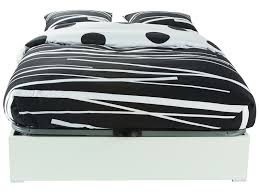 Sélectionner le modèle/la dimension lit coffre 140x190 cm lit coffre 160x200 cm lit coffre 140x190 cm + matelas mémoire de forme lit coffre 160x200 cm ce lit coffre, conçu avec une structure en eucalyptus et un revêtement en simili cuir, est doté d'un espace de rangement pour la chambre. Lit Conforama Lit Coffre 140x190 Cm Faro Iziva Com