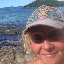 4 calling birds, 3 French hens, 2 turtle doves…🎶