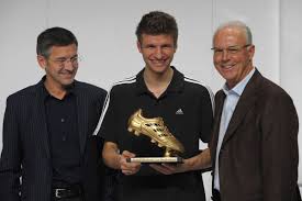 Want to boost your chosen horse or greyhound, three times a day? Franz Beckenbauer Feels Thomas Muller Would Whip Up Jogi Low S Germany Bavarian Football Works