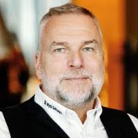 Gary Paquette's Instagram, Twitter & Facebook