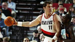 Arvydas Sabonis - lepiej późno niż wcale. Historia legendarnego koszykarza