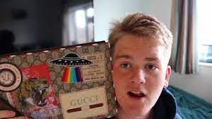 Shop online black gucci night courrier gg supreme pouch £715 as well as new season, new arrivals daily. Mens Gucci Courrier Gg Supreme Pouch Unboxing Youtube