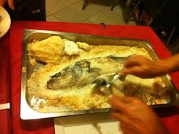 Profuma con le foglioline di timo e regola di sale e pepe. Branzino In Crosta Di Sale Picture Of Ristorante Pizzeria Altamarea Caorle Tripadvisor