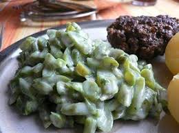 Schnippelbohnen Sind In Feine Streifen Geschnittene Geschnippelte Bohnen Die Hier In Einer Bechamelsauce Serviert Werde Leckeres Essen Rezepte Essen Rezepte