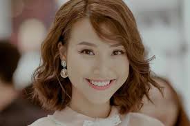 Ngày ngày, võ thành đế thường ngủ qua đêm trong cung chiêu tín cùng lý tổ nga còn hồ hoàng hậu lại lẻ bóng cô đơn một mình. A Háº­u Hoang Oanh La Ai