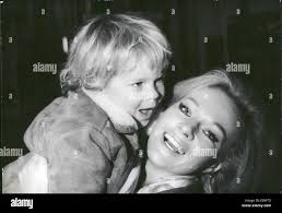 Mother of the year shirley hi-res stock photography and images