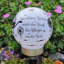Bei den solarkugeln ist kein umständliche verkabelung notwendig und es gibt einen integrierten automatiksensor , wodurch sich die solarkugeln selbstständig bei dämmerung einschalten. Solar Led Lampe Garten Balkon Terrasse Weiss Und Farbwechsel Solarkugel Mit Name Und Wunschtext Heartlights