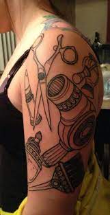 I Like The Style Not Necessarily It S Size Hairdresser Tattoos Stylist Tattoos Hairstylist Tattoos