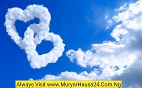 Wata hanya kuma da za ku nuna kauna ga juna ita ce ta wurin taba juna ko yi wa juna kallon soyayya ko kuma ba wa juna kyauta. Tsakanin So Da Soyayya 03 Muryar Hausa24 Online Media