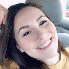 Lisa Pousson's Instagram, Twitter & Facebook