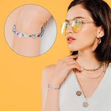 OIIKI 400 PCS Acrylic Star Shape Beads, Star Shape Charming Beads, Clear  Acrylic 10mm Beads for DIY Jewelry Craft Making Necklace Bracelet Supplies  (4 Pack x 100 PCS) : Buy Online at