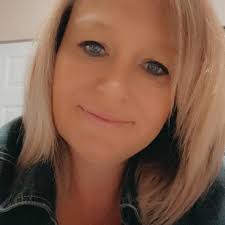 Who is the best hairstylist in the Wenatchee valley for someone with  thinned hair?