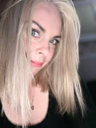 Who is a good hair stylist in the Barrington, Warren, and Bristol area?