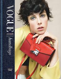 Vogue Essentials: Handbags: Asome, Carolyn: 9781840917666: Amazon.com: Books
