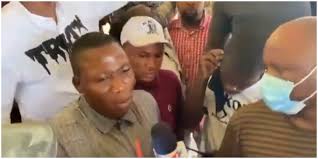 Jun 18, 2021 · in february, he also led some youths to yewa north local government area of ogun state where herdsmen were said to be terrorising farmers and residents. Yoruba Activist Sunday Igboho Blows Hot About Herdsmen As He Arrives In Ogun State Video