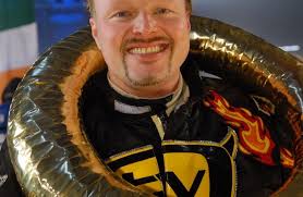 Dreck, Schweiß und jede Menge Sekt