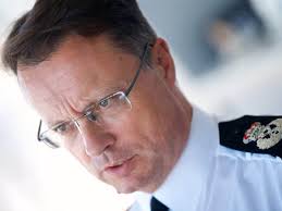 Tattoo parlour raises funds for rescue dogs by inking paws